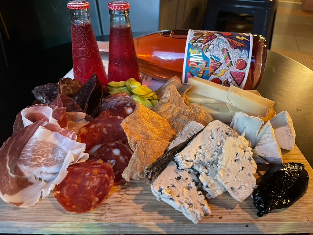 Picnic pack (Cheese & meats)